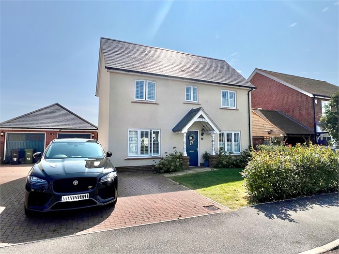 16 Deer Park View, Great Bardfield